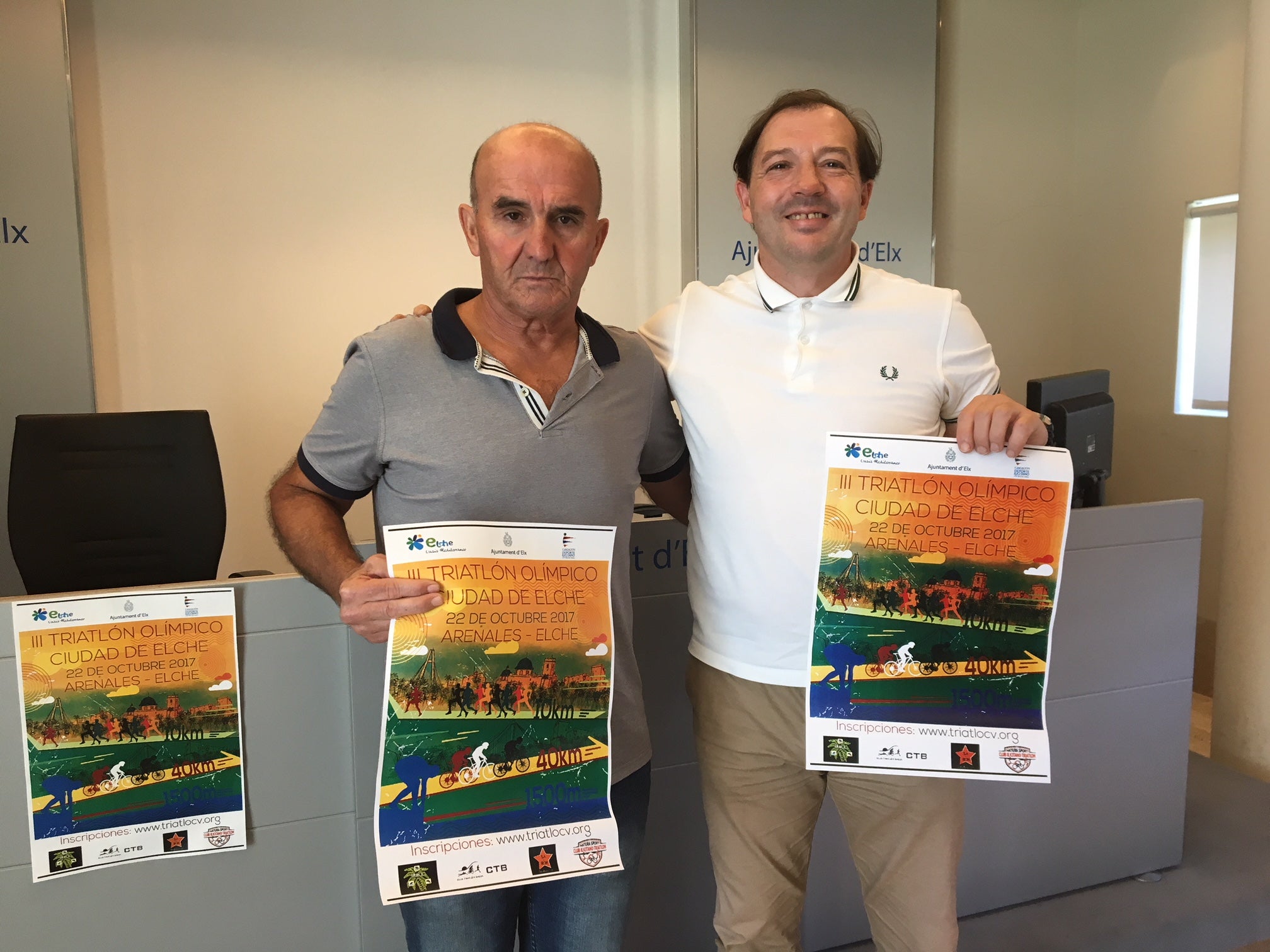 Cerca de 300 inscritos en el III Triatlón 'Ciudad de Elche' Cerca de 300 inscritos en el III Triatlón 'Ciudad de Elche'