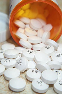 ¿Por qué algunos medicamentos necesitan receta y otros no, y Por Qué en algunas ocasiones el farmacéutico nos dice que el medicamento no nos lo pueden dar sin receta? ¿Por qué algunos medicamentos necesitan receta y otros no, y Por Qué en algunas ocasiones el farmacéutico nos dice que el medicamento no nos lo pueden dar sin receta?