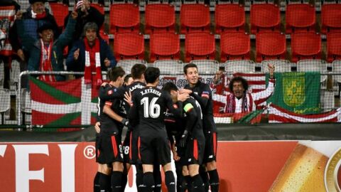 Los jugadores del Athletic celebran un gol