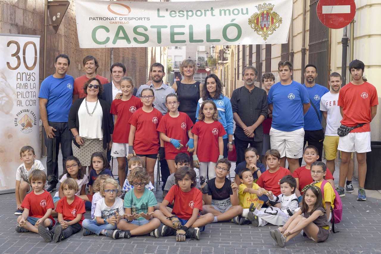 El Club Pilotari Castelló celebra su 30 aniversario en la Plaza Mayor con talleres y teatro El Club Pilotari Castelló celebra su 30 aniversario en la Plaza Mayor con talleres y teatro