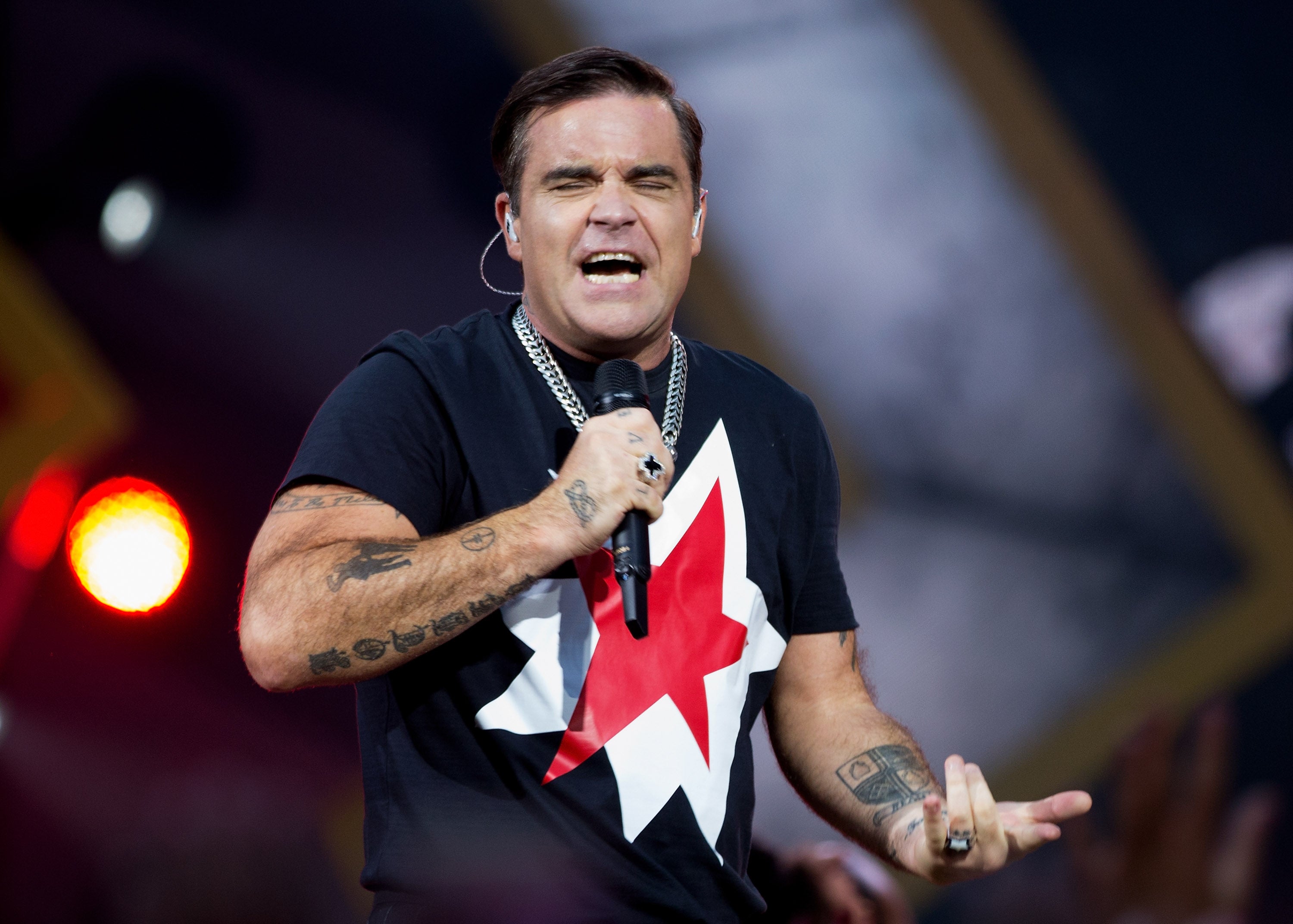 TU CANCIÓN: Robbie Williams - MÁS DE UNO CARTAGENA 02/04/20 TU CANCIÓN: Robbie Williams - MÁS DE UNO CARTAGENA 02/04/20