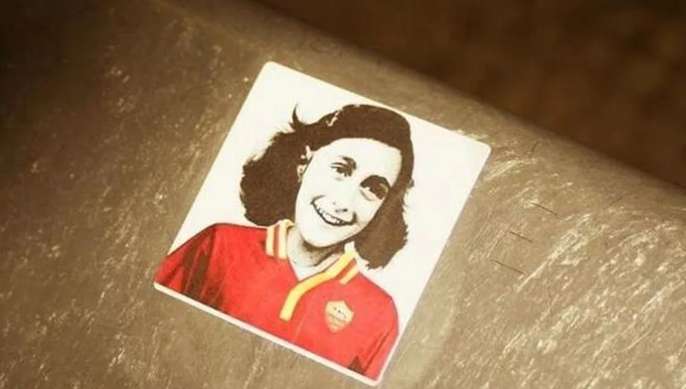 Pegatina de Ana Frank en el Estadio Olímpico de Roma