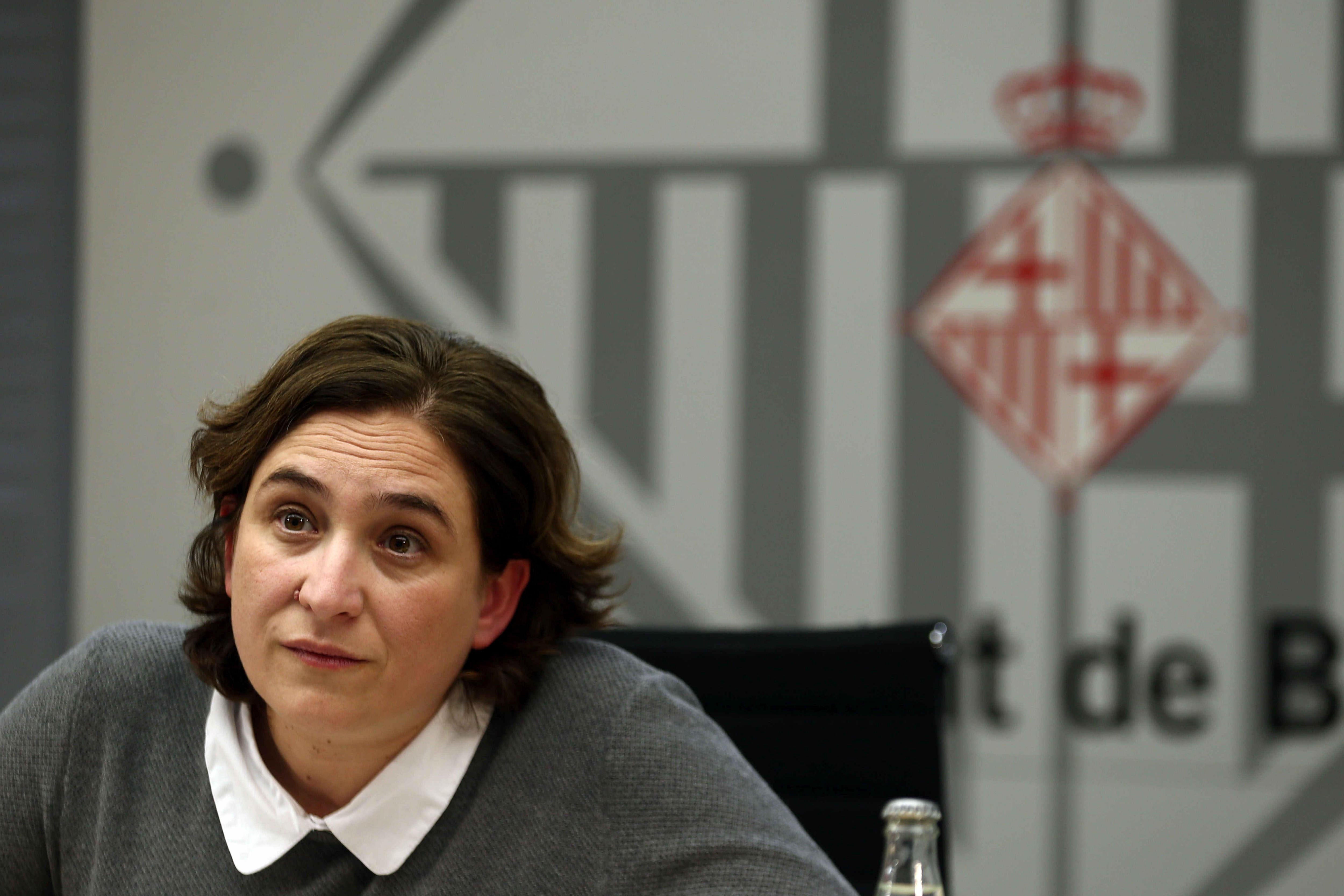 El Ayuntamiento de Barcelona rechaza el artículo 155 pero no se posiciona frente a la declaración de independencia El Ayuntamiento de Barcelona rechaza el artículo 155 pero no se posiciona frente a la declaración de independencia