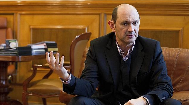 Rafael Louzán: "El fútbol español merece nuevas elecciones, la Asamblea actual de la RFEF no debería decir nada" Rafael Louzán: "El fútbol español merece nuevas elecciones, la Asamblea actual de la RFEF no debería decir nada"