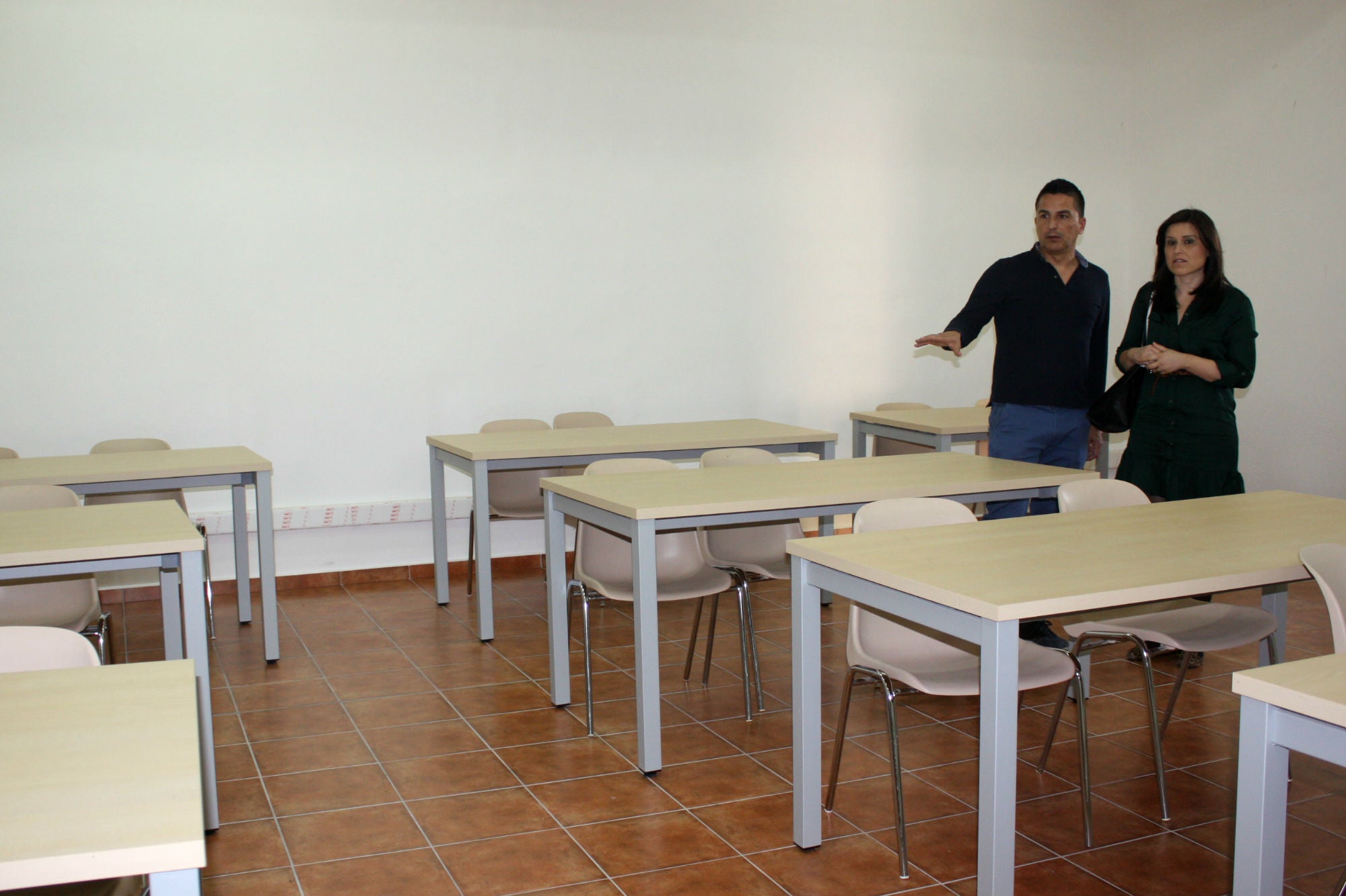 Almassora convoca seis plazas de personal docente y administrativo para los talleres de empleo Almassora convoca seis plazas de personal docente y administrativo para los talleres de empleo