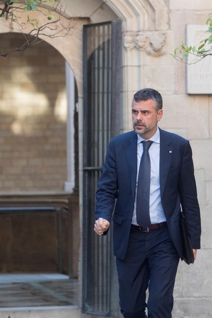 Santi Vila dimite como Conseller de Empresa de la Generalitat Santi Vila dimite como Conseller de Empresa de la Generalitat