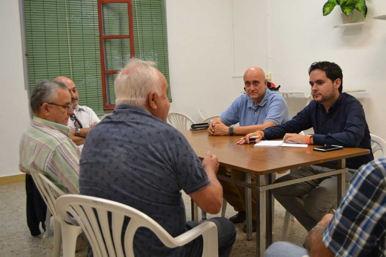 C’s Elche denuncia que el centro cívico de Llano de San José carece de mobiliario C’s Elche denuncia que el centro cívico de Llano de San José carece de mobiliario