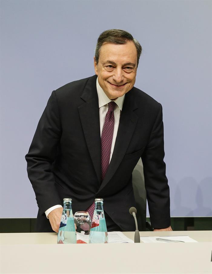 El BCE dejará de comprar bonos en enero e invertirá en los que venzan El BCE dejará de comprar bonos en enero e invertirá en los que venzan