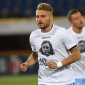 Jugadores de la Lazio con camisetas de Ana Frank