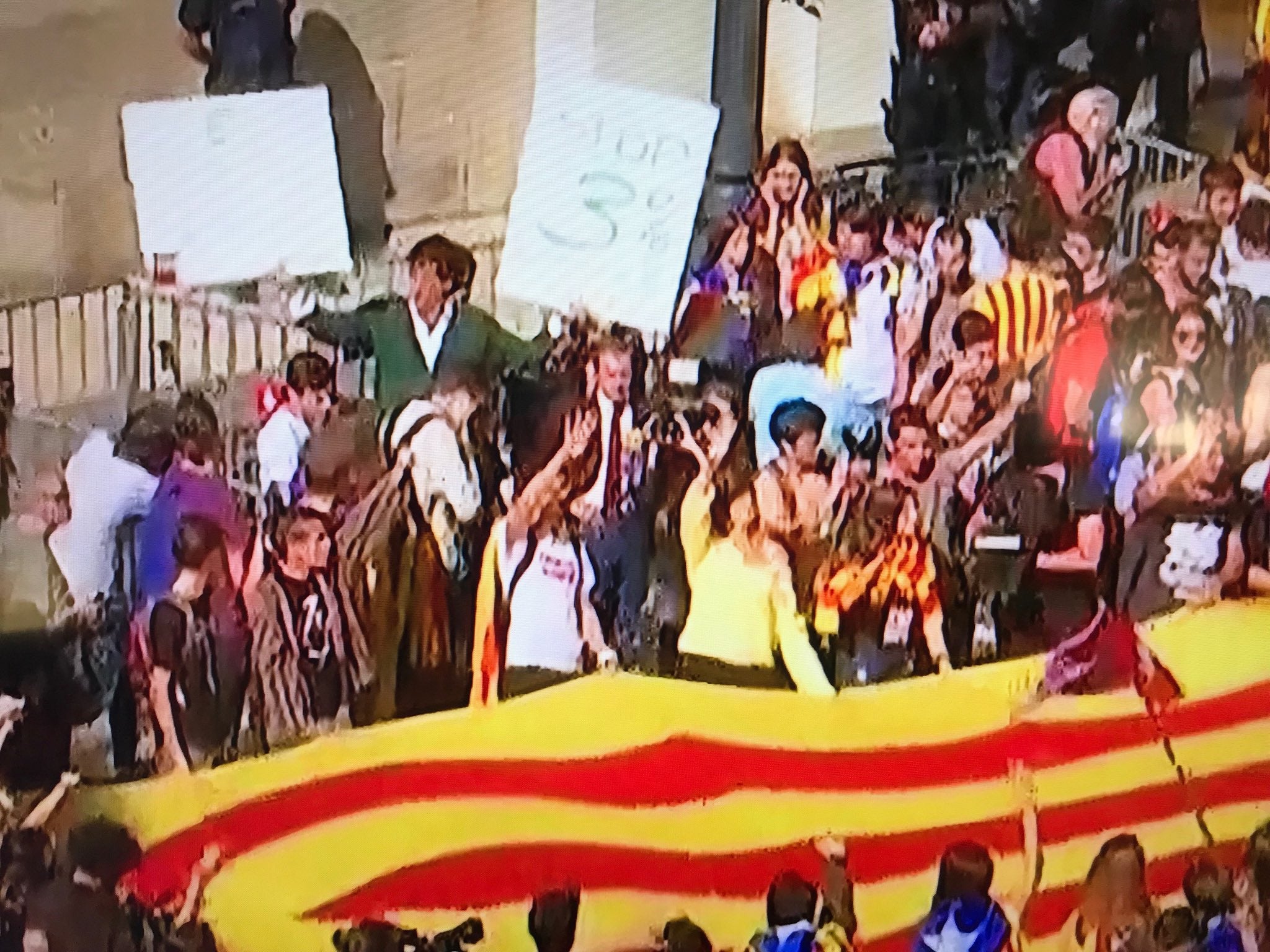 Los Mossos detienen a Álvaro de Marichalar por desobediencia y resistencia Los Mossos detienen a Álvaro de Marichalar por desobediencia y resistencia