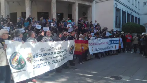 Policías Nacionales y Guardias Civiles Policías Nacionales y Guardias Civiles