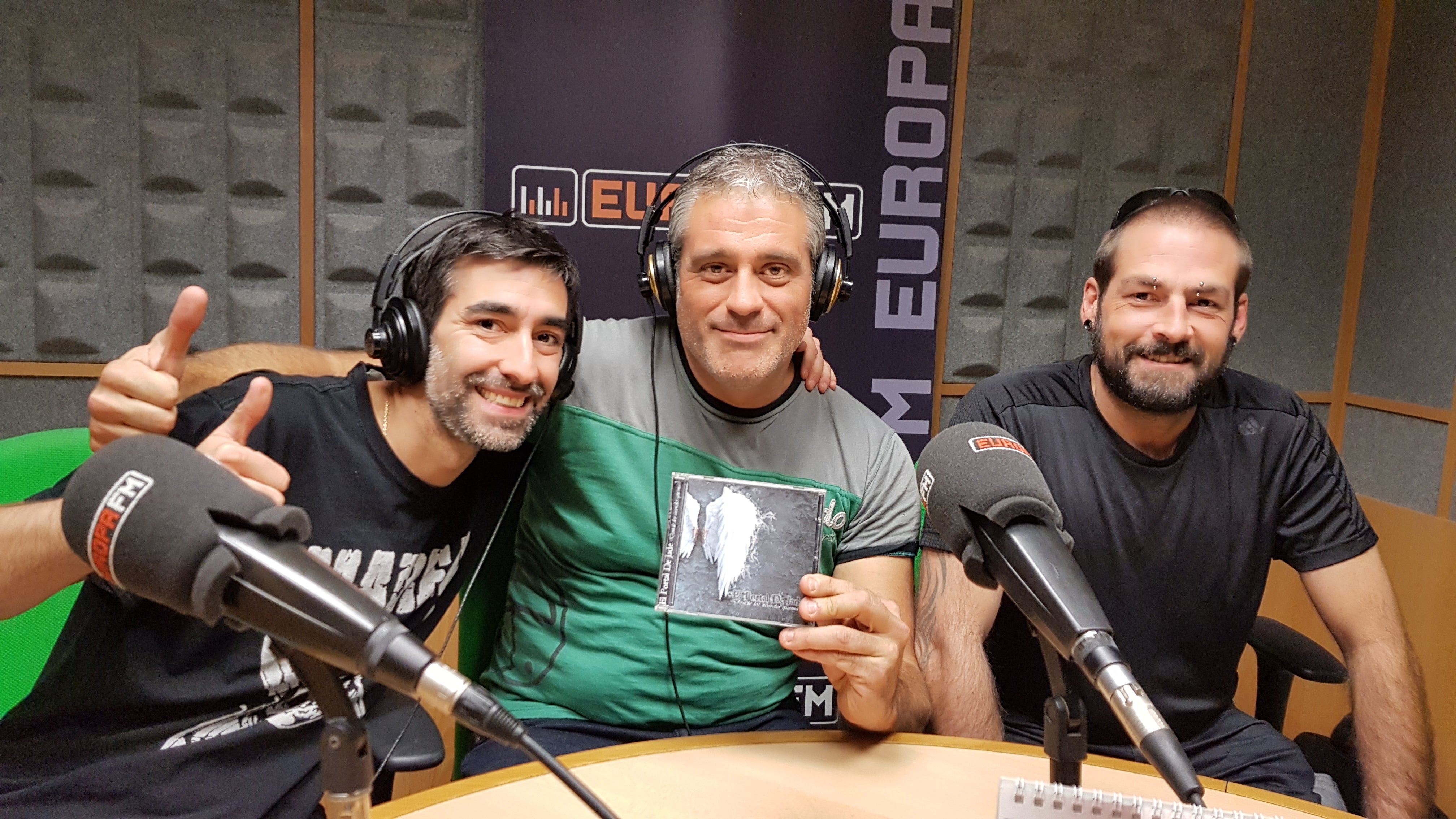 Descubrimos "Donde los acordes queman", el cuarto CD de El Portal De Jade. Descubrimos "Donde los acordes queman", el cuarto CD de El Portal De Jade.