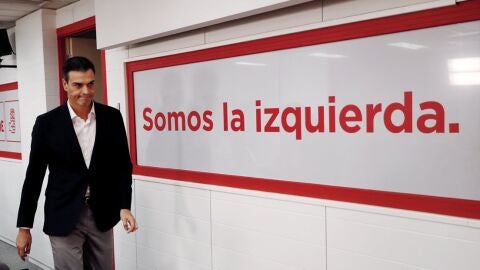 Pedro S&aacute;nchez antes de comparecer en Ferraz