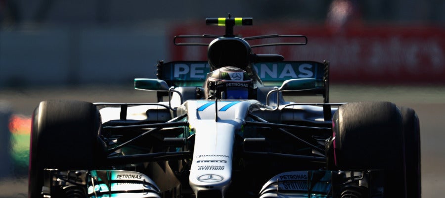 Valtteri Bottas rueda sobre el trazado de México Valtteri Bottas rueda sobre el trazado de México