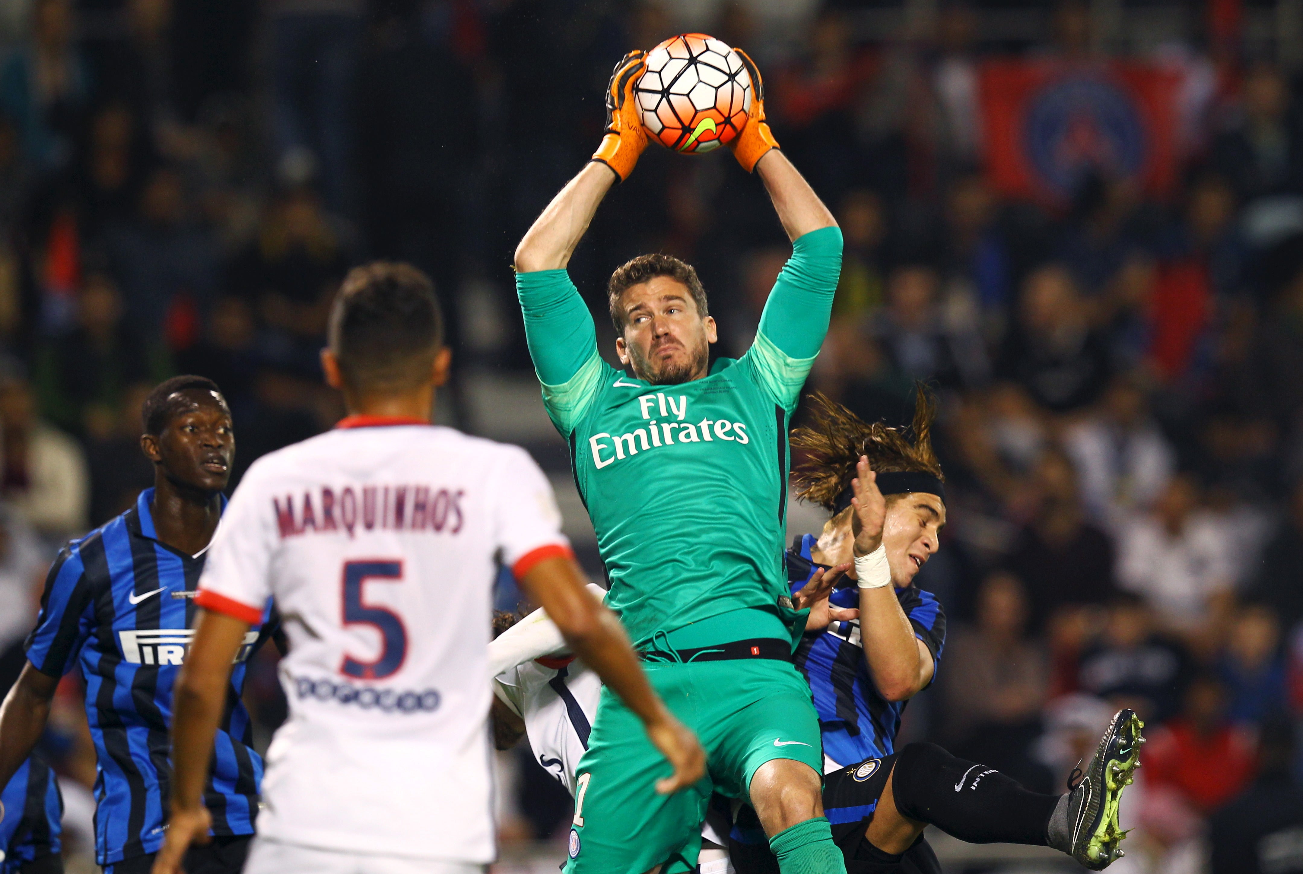 Nicolas Douchez, exportero del PSG, detenido por violencia machista en París Nicolas Douchez, exportero del PSG, detenido por violencia machista en París