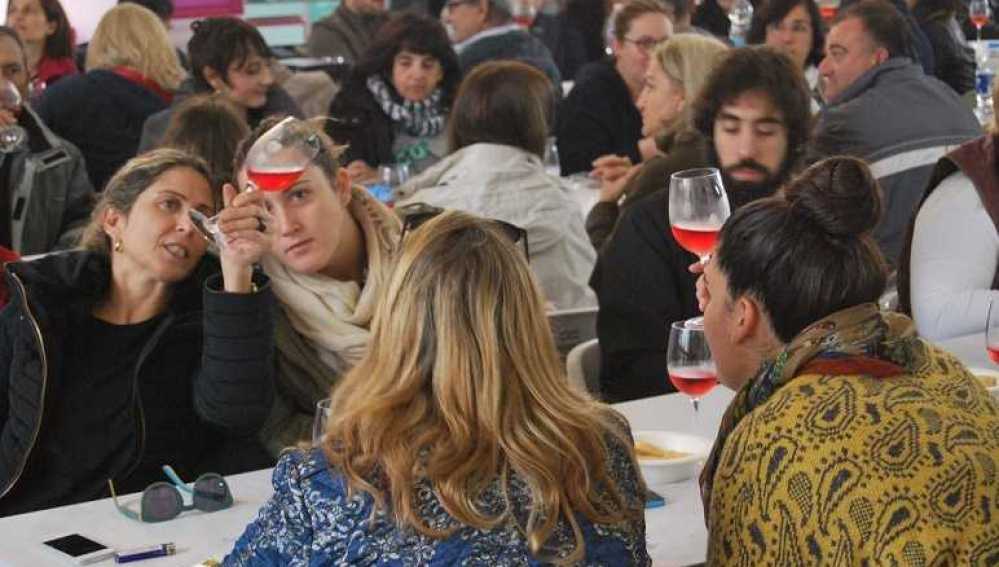 Los vinos sicilianos son los invitados en la feria, que se celebra en Benlloc durante este fin de semana. 