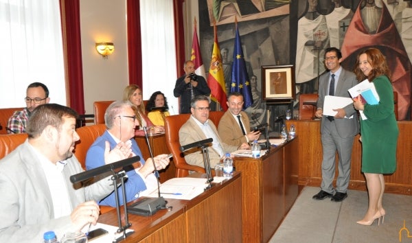 El Pleno de la Diputación aprueba el convenio para el arreglo de caminos El Pleno de la Diputación aprueba el convenio para el arreglo de caminos