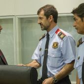 El ministro del Interior, Juan Ignacio Zoido, con el nuevo jefe de los Mossos Ferrán López