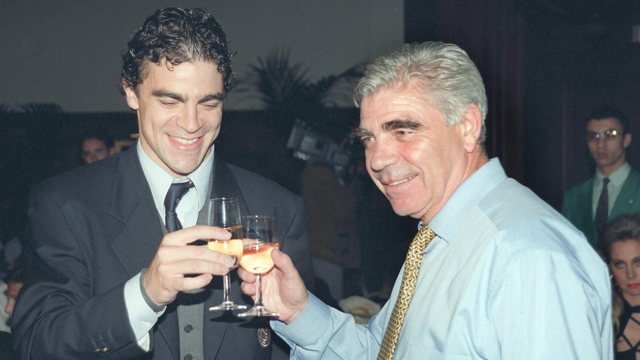 Manolo Sanchís padre, junto a su hijo (ARCHIVO)