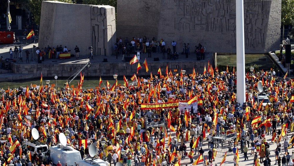 Manifestación por la unidad de España en Colón