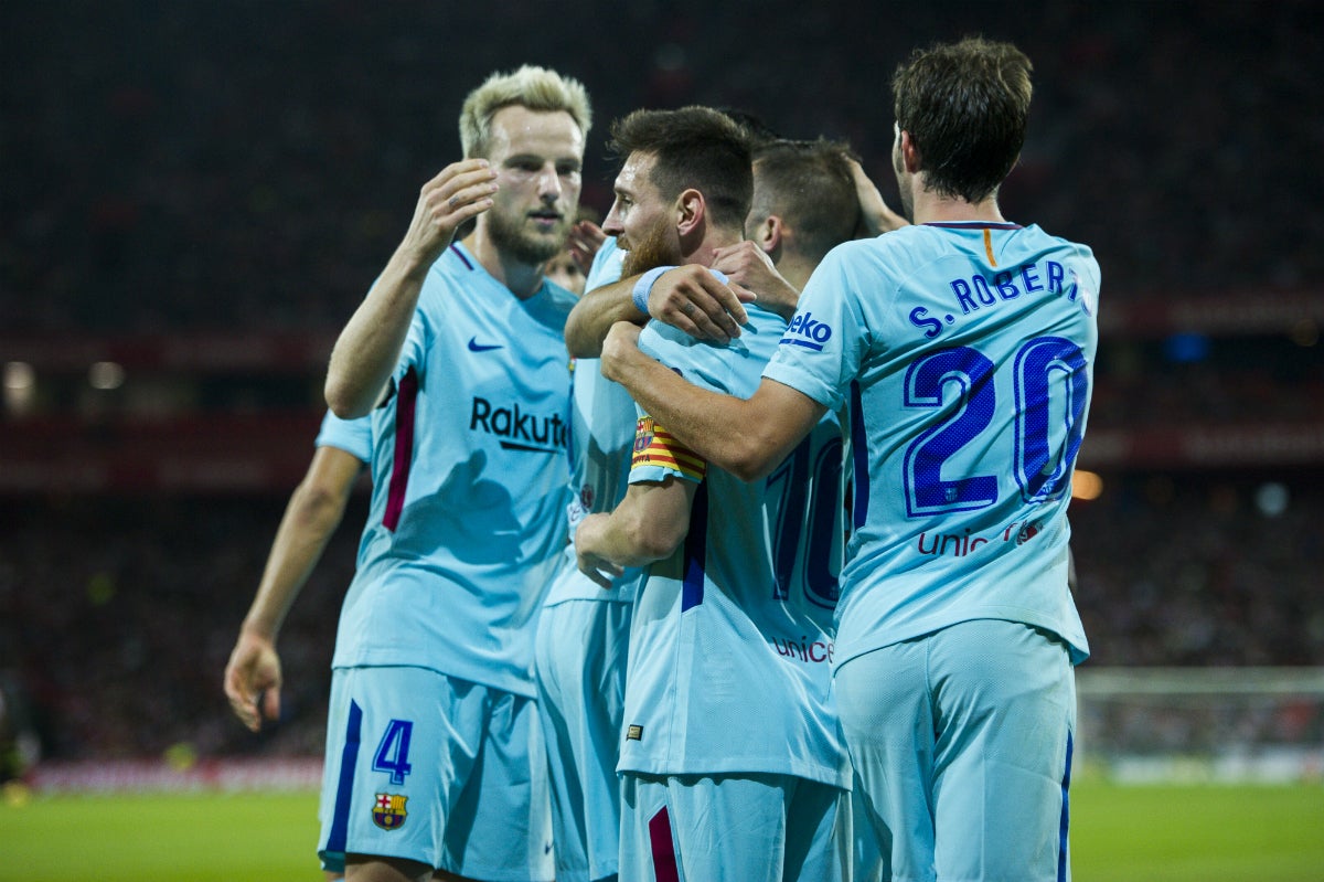 Ath. Bilbao 0 - 2 Barcelona. Messi y Paulinho dan los tres puntos al Barça en San Mamés Ath. Bilbao 0 - 2 Barcelona. Messi y Paulinho dan los tres puntos al Barça en San Mamés