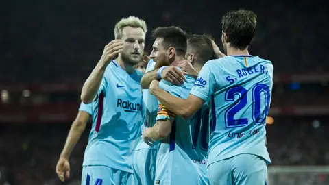 El Barcelona celebra un gol de Messi El Barcelona celebra un gol de Messi