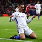Hazard celebra uno de sus goles con el Chelsea