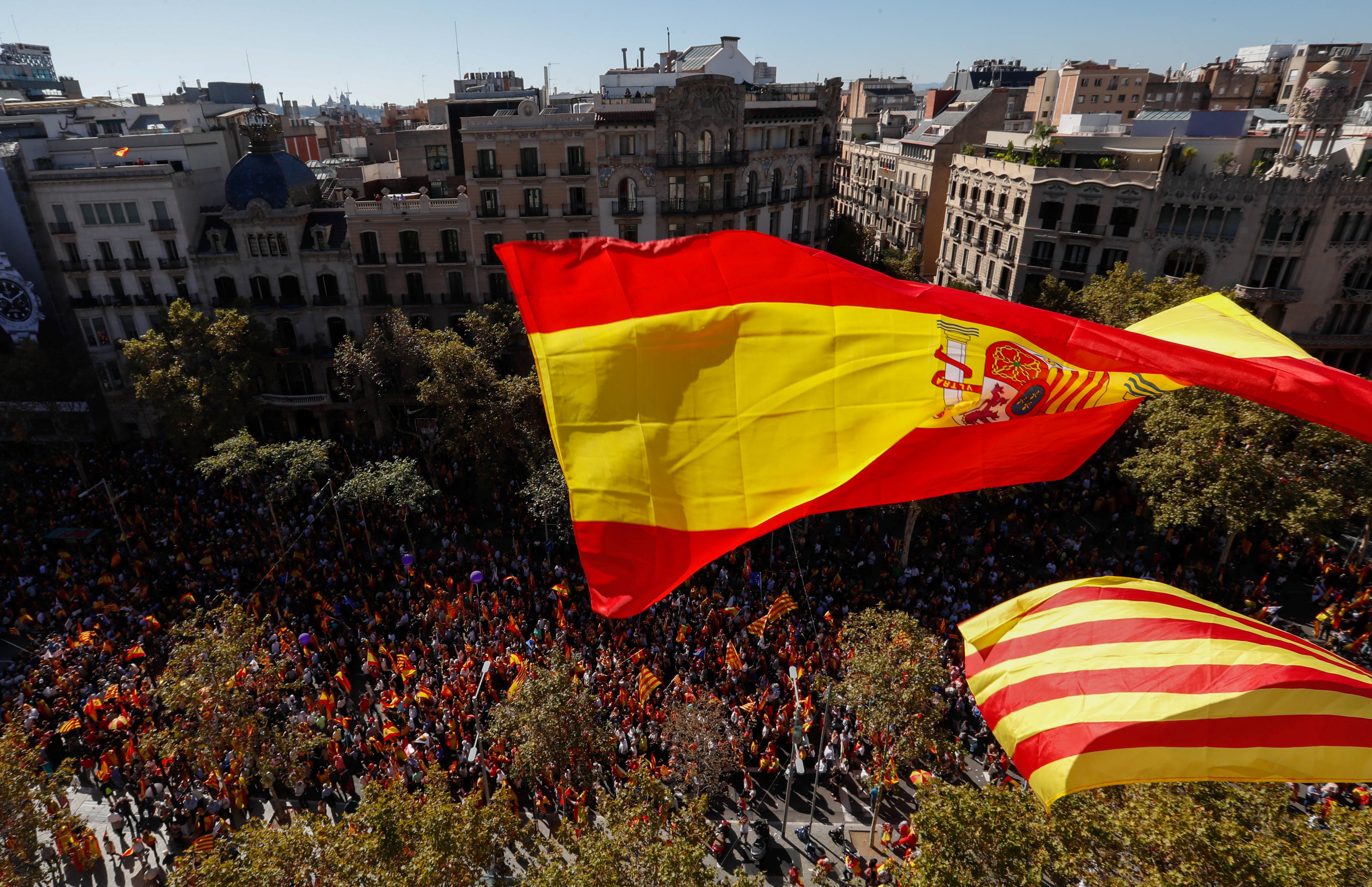 José Luis, uno de los que puso el himno de España en la Diada: "La revolución de las sonrisas es una mentira" José Luis, uno de los que puso el himno de España en la Diada: "La revolución de las sonrisas es una mentira"