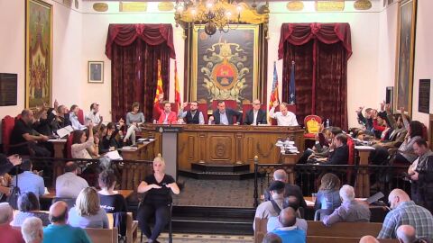 Pleno Municipal del Ayuntamiento de Elche en una votaci&oacute;n 