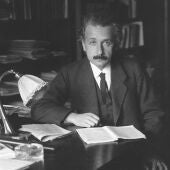 Albert Einstein no solo escribió sobre su teoría de la relatividad 