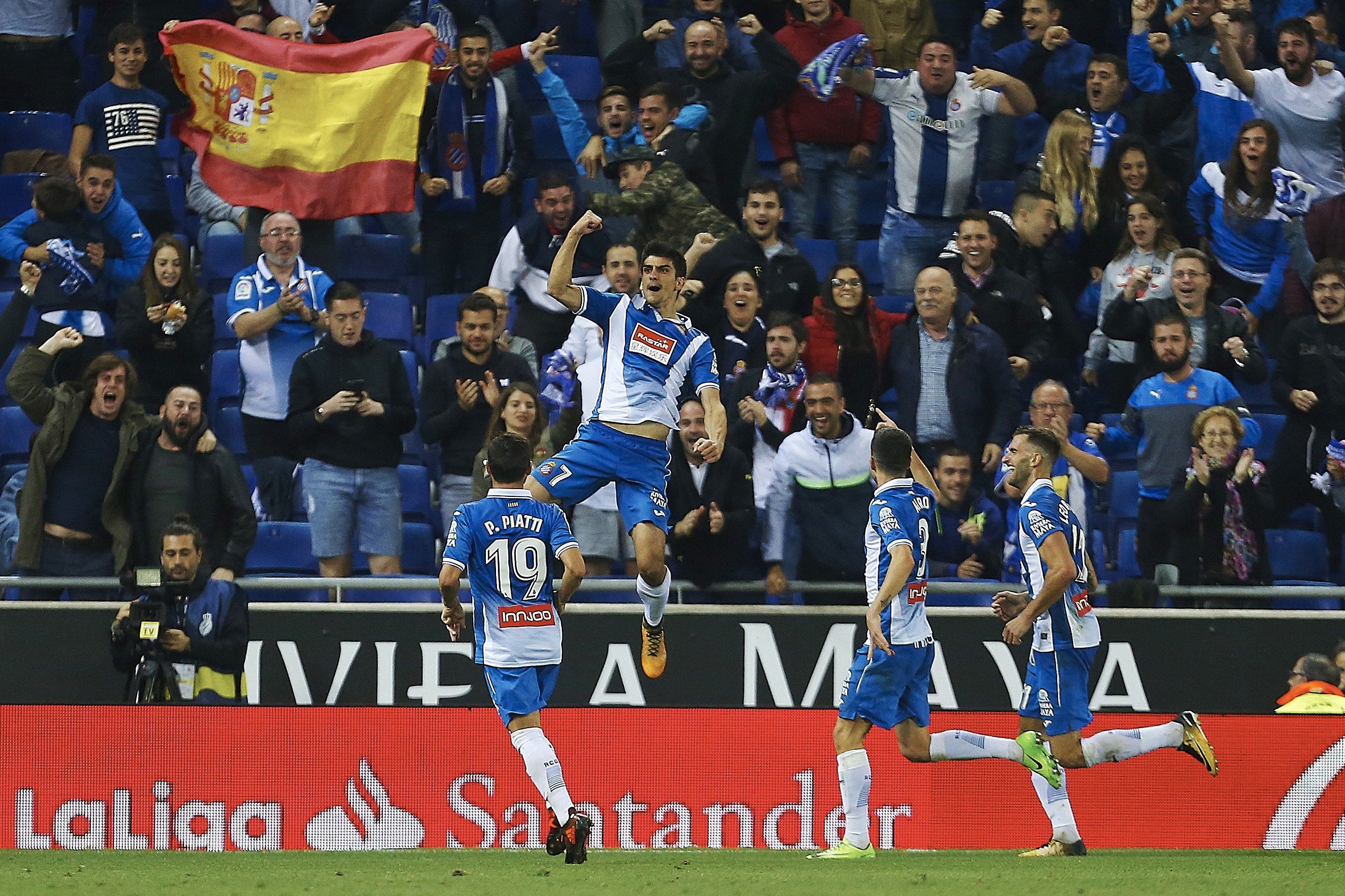 Gerard Moreno da oxígeno al Espanyol ante el Betis Gerard Moreno da oxígeno al Espanyol ante el Betis