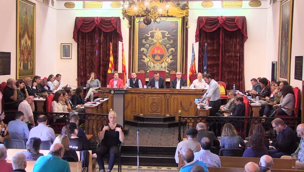 Pablo Ruz durante su intervención en el turno de Ruegos y Preguntas del Pleno Municipal de Elche del mes de octubre