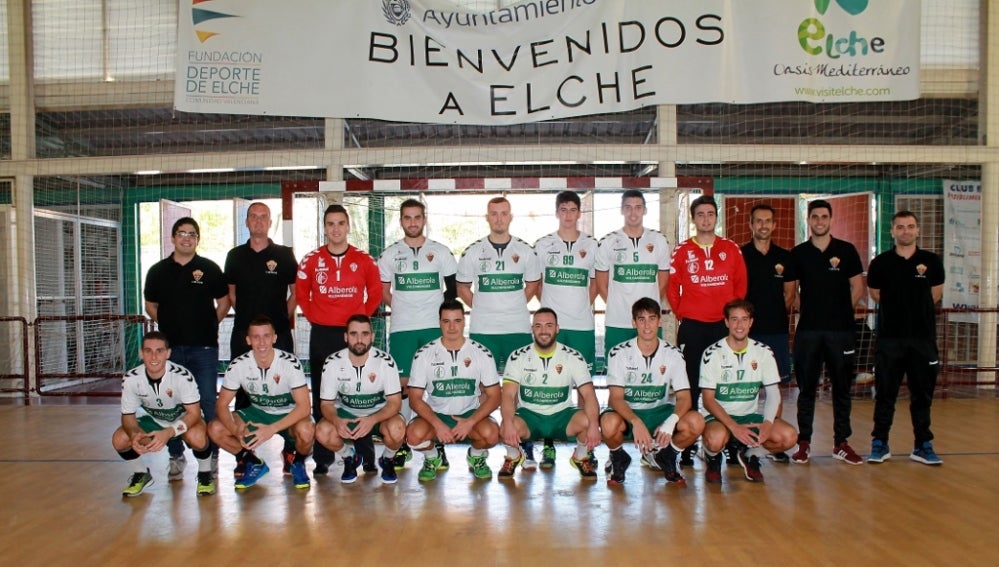 Plantilla del Club Balonmano Elche Vulcanizados Alberola para la temporada 2017/18.