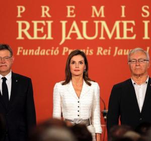 La reina Letizia junto al president de la Generaltat valenciana, Ximo Puig y el alcalde de Valencia, Joan Ribó La reina Letizia junto al president de la Generaltat valenciana, Ximo Puig y el alcalde de Valencia, Joan Ribó