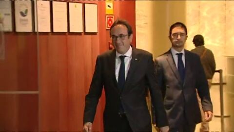 El exconseller Josep Rull sale de su despacho