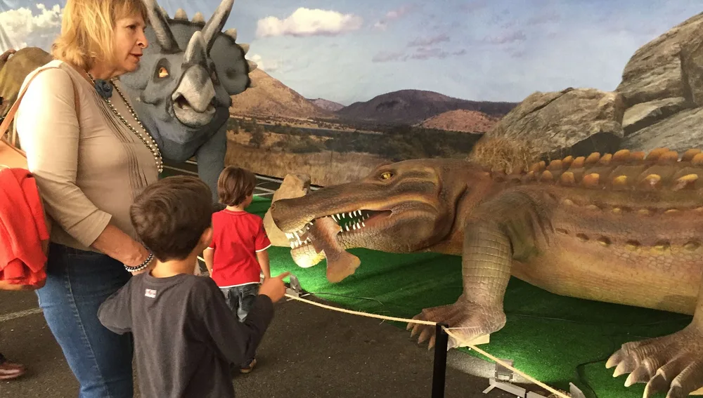 Dinosaurio en la exposición que va a acoger IFA
