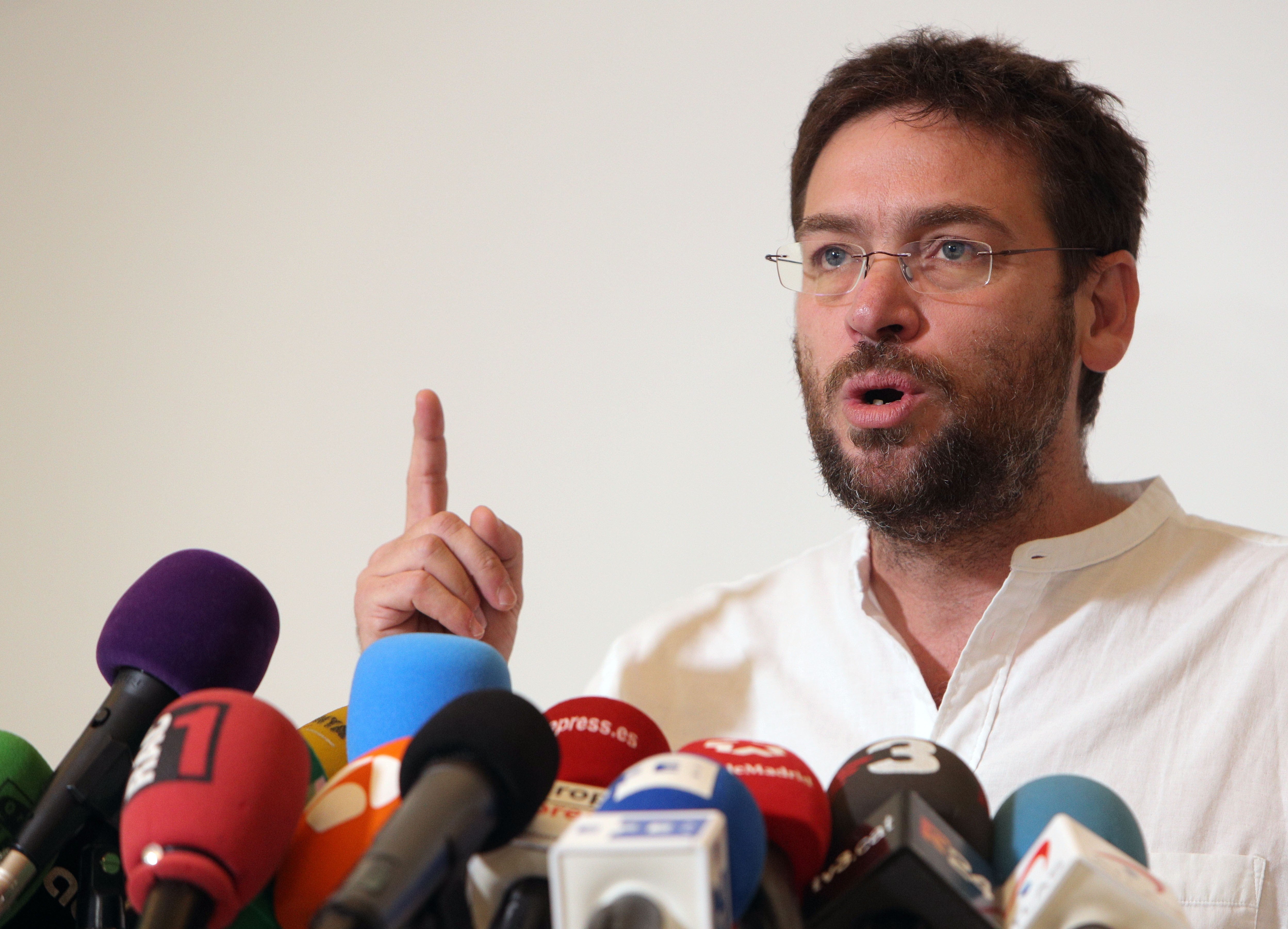 Arranca la consulta a las bases de Podem con Dante Fachín en la cuerda floja Arranca la consulta a las bases de Podem con Dante Fachín en la cuerda floja