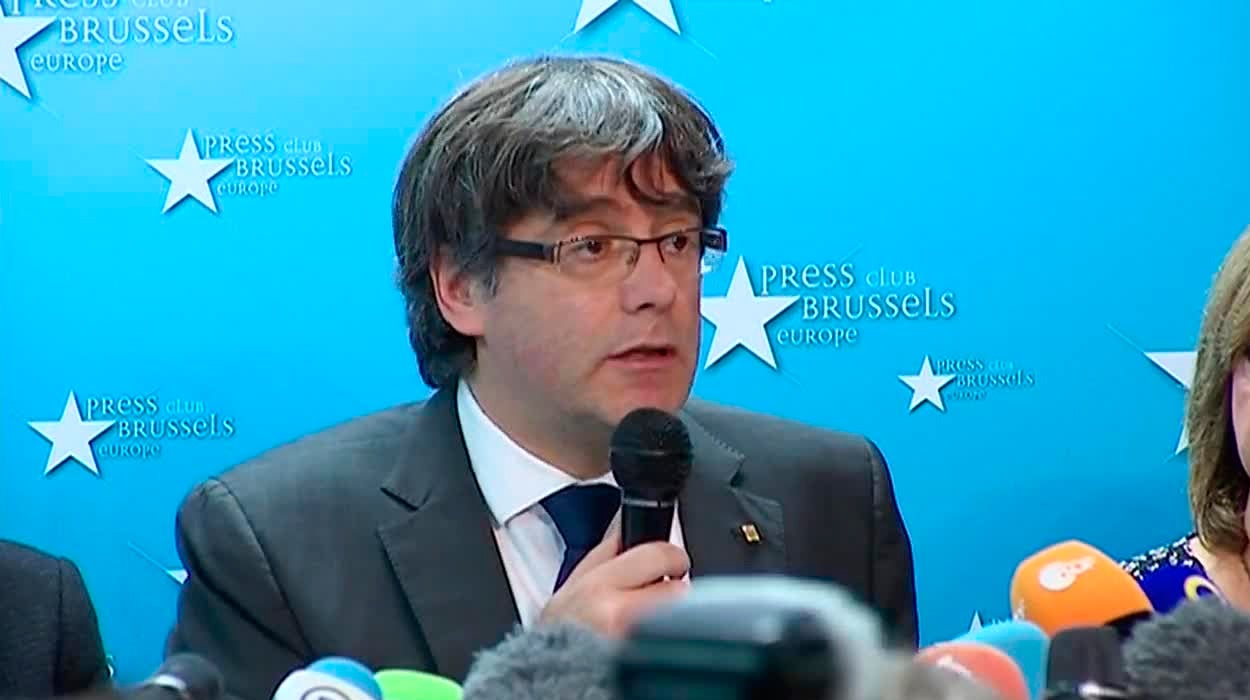 La tele con Monegal: La comparecencia de Puigdemont en los medios La tele con Monegal: La comparecencia de Puigdemont en los medios