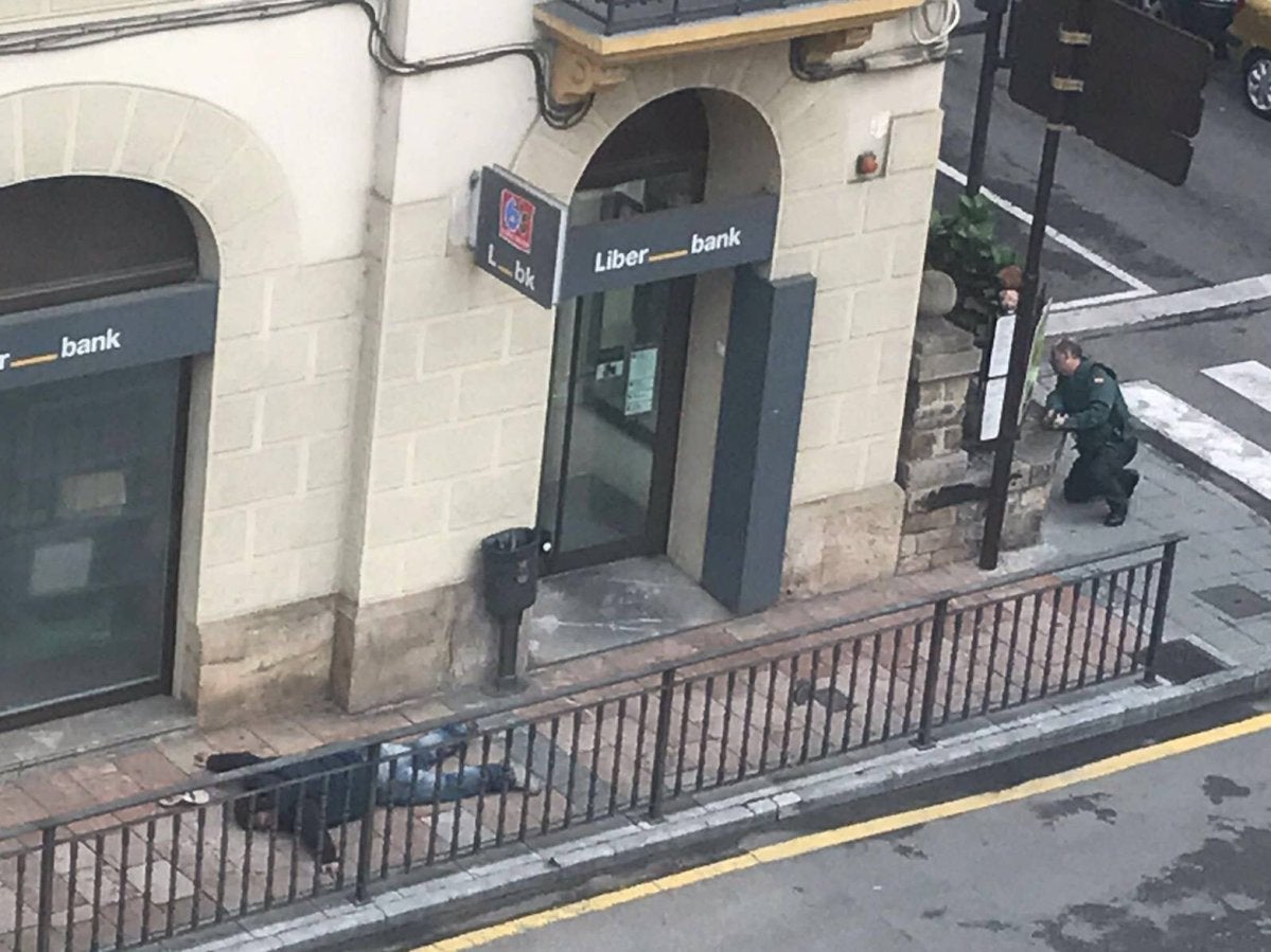 Muere el atracador de Cangas de Onís que se pegó un tiro Muere el atracador de Cangas de Onís que se pegó un tiro