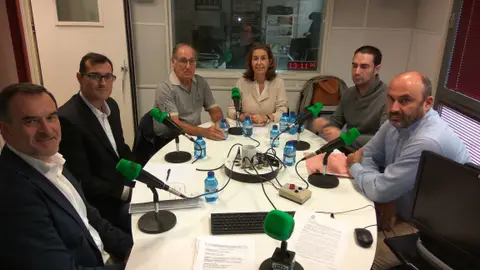 Ignacio Quirós, Manu Andoni Ruíz, Borja Alonso, Fidel Gómez, Eugenia Carpintero y Ricardo Alea En 'Cantabria en la Onda'