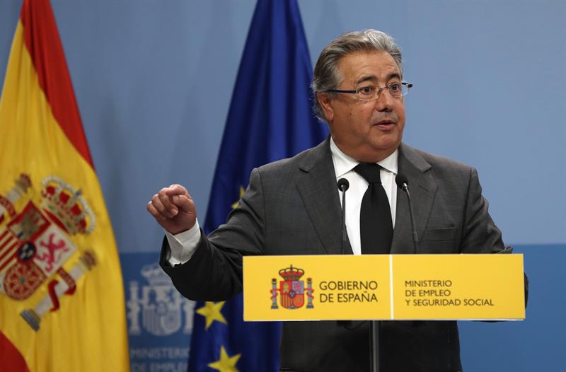 Zoido pide "cordura" a los examinadores ante una huelga que no puede prolongarse por más tiempo Zoido pide "cordura" a los examinadores ante una huelga que no puede prolongarse por más tiempo