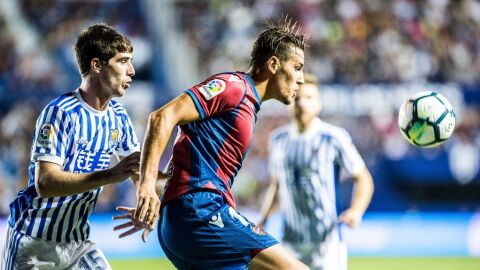 &Aacute;lex Alegr&iacute;a, en acci&oacute;n ante la Real Sociedad