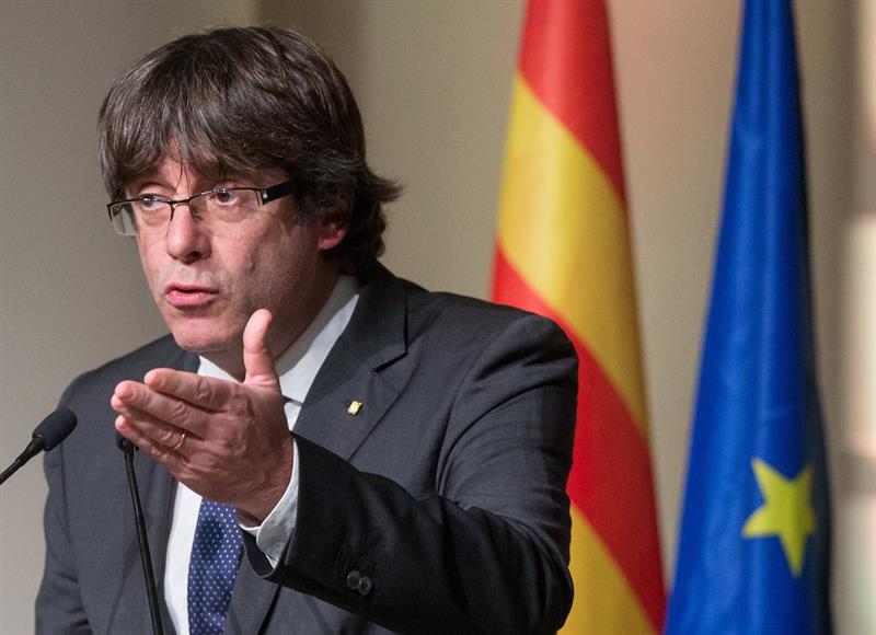La defensa de Puigdemont alegará que la orden de entrega a España es un "ajuste de cuentas político" La defensa de Puigdemont alegará que la orden de entrega a España es un "ajuste de cuentas político"