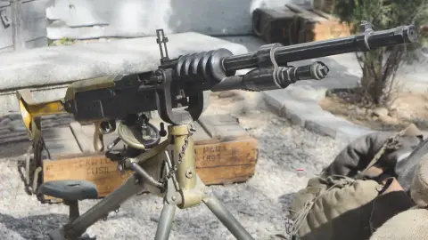 Uno de los elementos de atrezo más importantes de ‘Tiempos de guerra’: las armas Uno de los elementos de atrezo más importantes de ‘Tiempos de guerra’: las armas