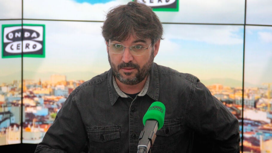 Jordi &Eacute;vole en los estudios de Onda Cero