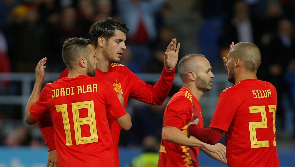 Entretener Incompatible cielo Se filtra la segunda camiseta de la selección española para el Mundial de  Rusia | Onda Cero Radio