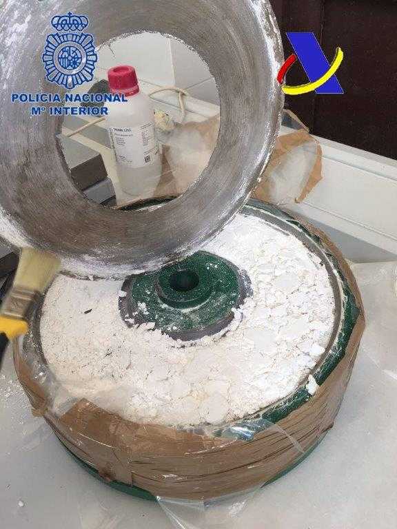 La Policía Nacional intercepta 15 kilogramos cocaína procedentes de Chile oculta en un cilindro de acero La Policía Nacional intercepta 15 kilogramos cocaína procedentes de Chile oculta en un cilindro de acero