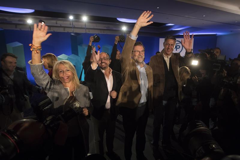 Rajoy llama a que la "mayoría silenciosa" llene las urnas "de verdad" el 21D Rajoy llama a que la "mayoría silenciosa" llene las urnas "de verdad" el 21D