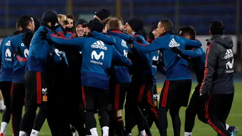 La Selección española se entrena en San Petersburgo. La Selección española se entrena en San Petersburgo.