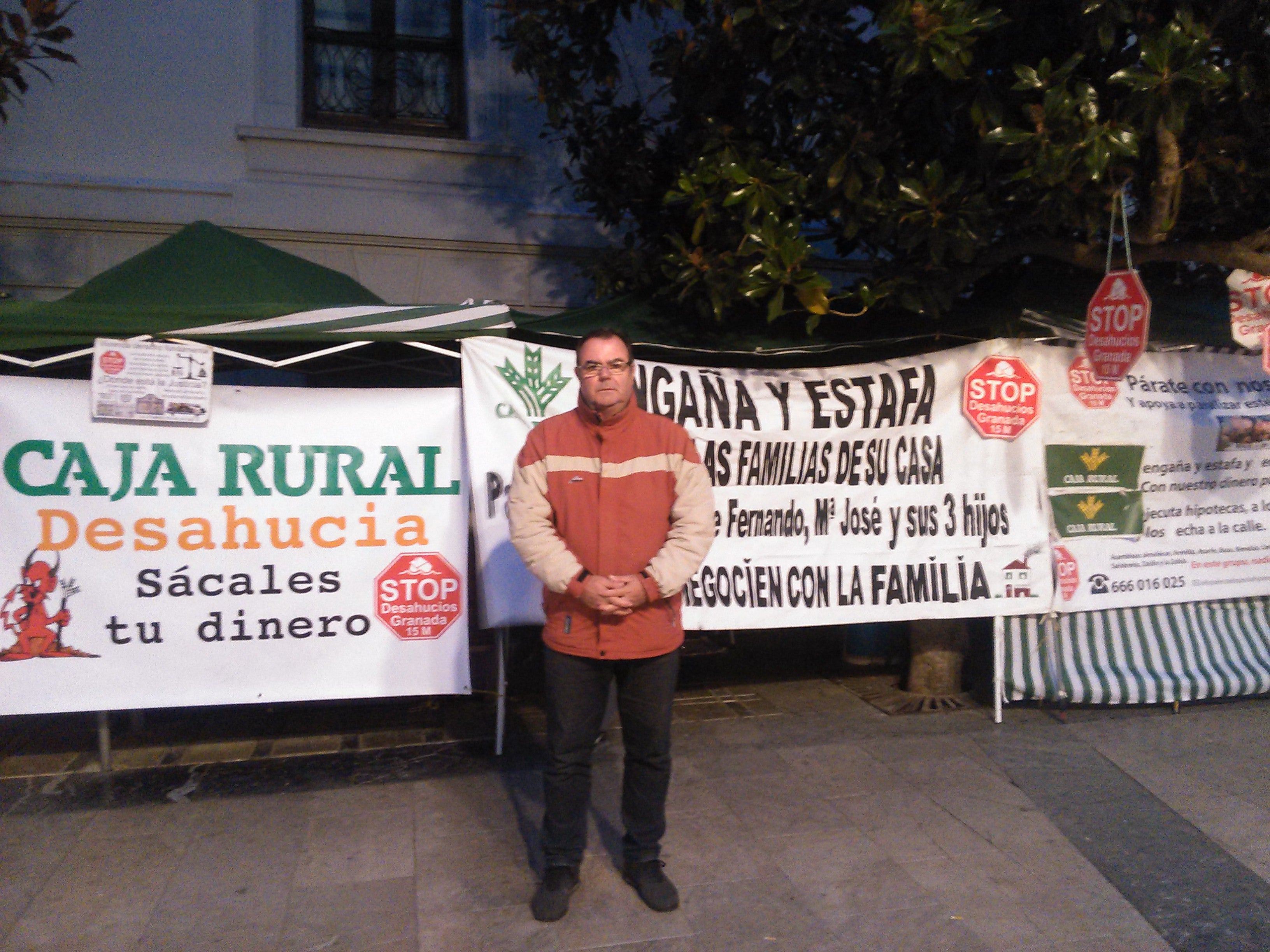 Acampada en la Plaza del Carmen para evitar ser desahuciados Acampada en la Plaza del Carmen para evitar ser desahuciados